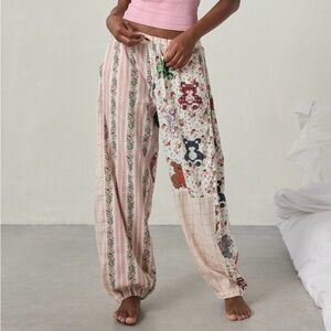 UO Out From Under In Your Dreams Printed Lounge Jogger Size XS